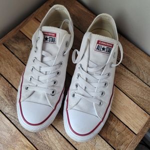Womens white converse size 7.5